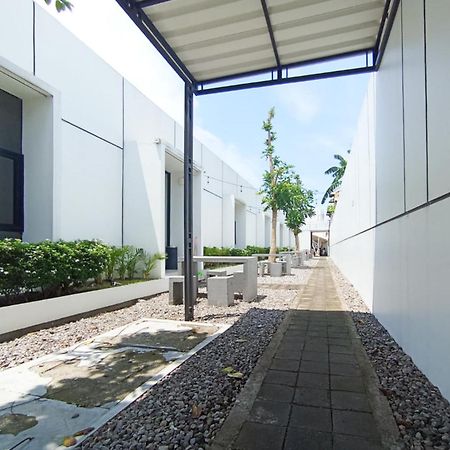 Ofo Kost Premium Kampung Inggris Pare Syariah Mitra Reddoorz Hotel Kültér fotó