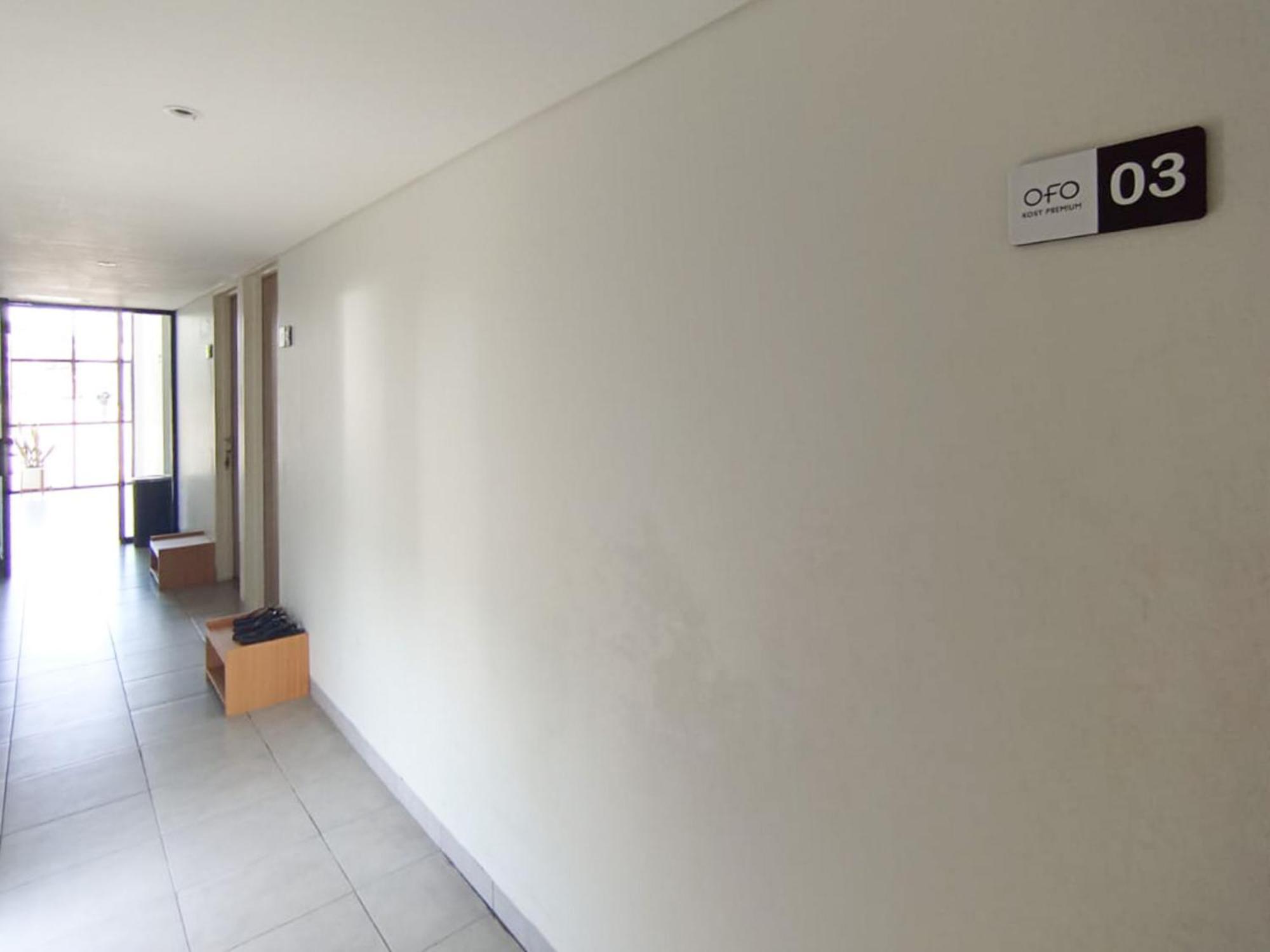 Ofo Kost Premium Kampung Inggris Pare Syariah Mitra Reddoorz Hotel Kültér fotó