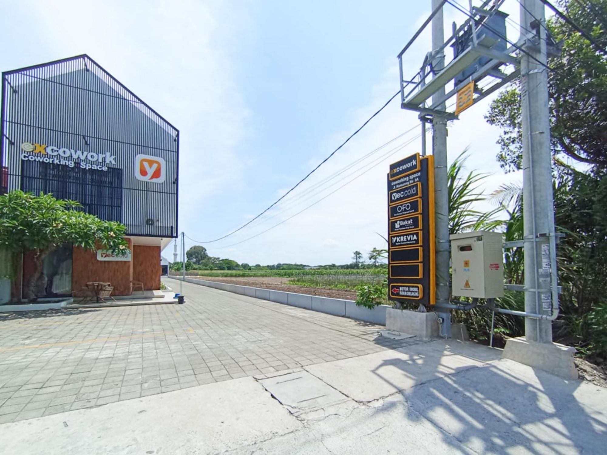 Ofo Kost Premium Kampung Inggris Pare Syariah Mitra Reddoorz Hotel Kültér fotó